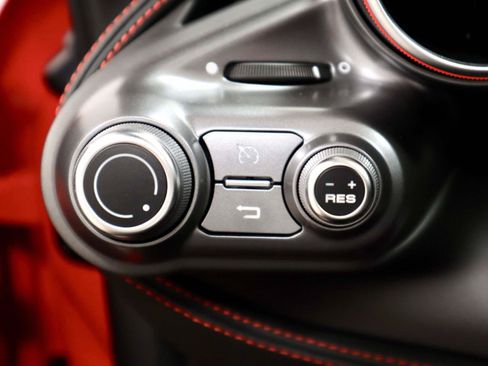 Certified 2022 Ferrari F8 Tributo RWD image 25