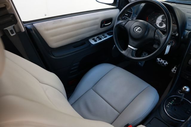 Used 2004 Lexus IS 300 RWD image 24