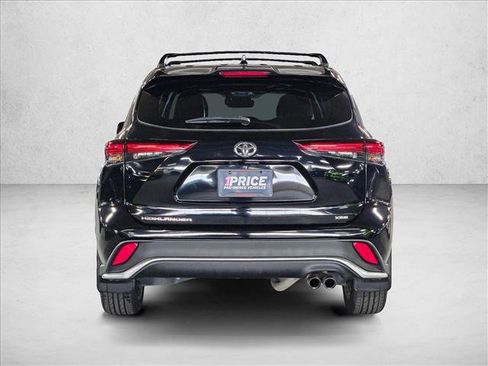 Used 2024 Toyota Highlander XSE FWD image 6