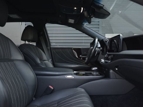 Used 2023 Lexus LS 500 w/ Interior Upgrade Package RWD image 26