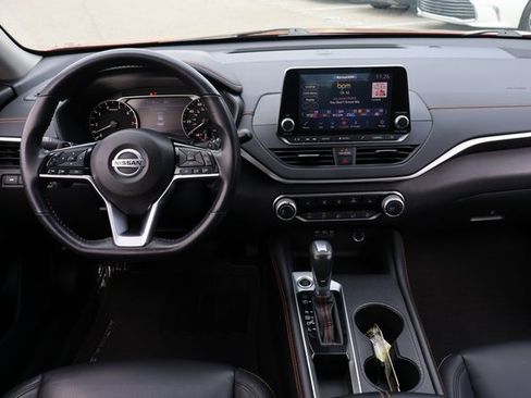 Used 2021 Nissan Altima 2.5 SR w/ SR Premium Package image 15