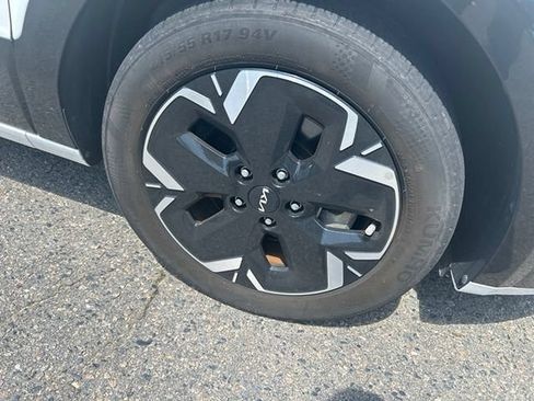 Used 2023 Kia Niro Wave FWD image 2