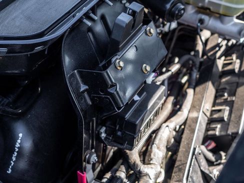 Used 2006 Ford GT image 68