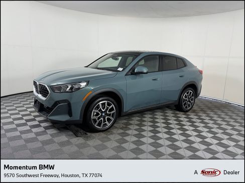 Used 2025 BMW X2 xDrive28i AWD/4WD image 1