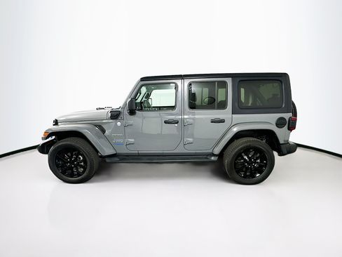 Used 2022 Jeep Wrangler Unlimited Sahara w/ Cold Weather Group AWD/4WD image 4