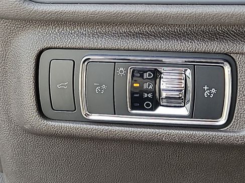 Used 2022 Lincoln Corsair AWD w/ Premium Package image 26