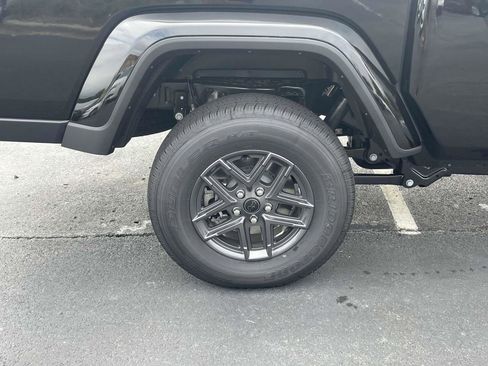 New 2025 Jeep Gladiator Sport image 35