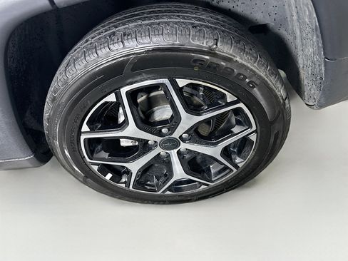 Used 2025 Jeep Compass Limited AWD/4WD image 11