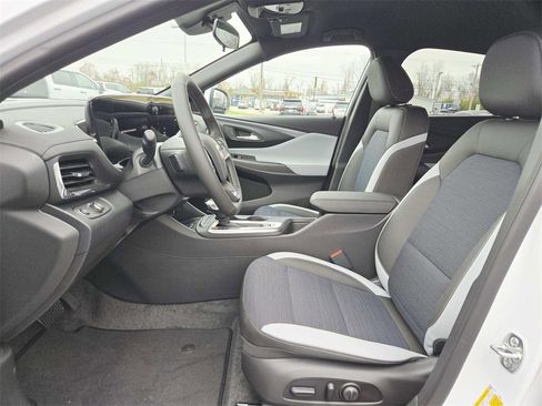 New 2026 Buick Envista Preferred image 11