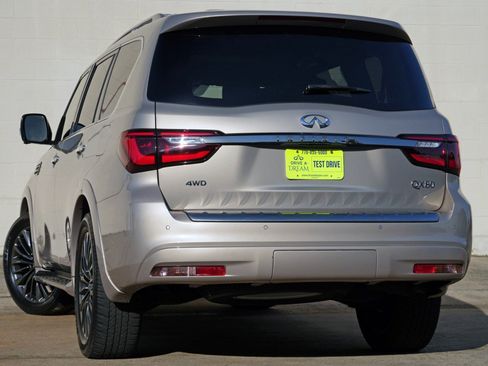 Used 2024 INFINITI QX80 Sensory AWD/4WD image 6