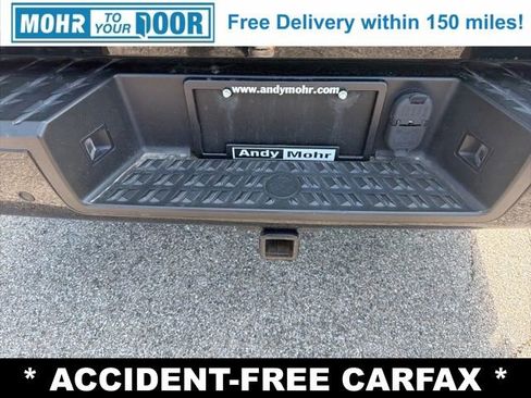 Used 2020 Nissan Titan SV w/ SV Convenience Package image 5