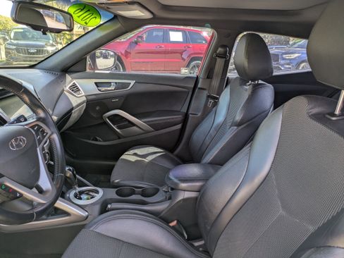 Used 2016 Hyundai Veloster w/ Option Group 02 image 18