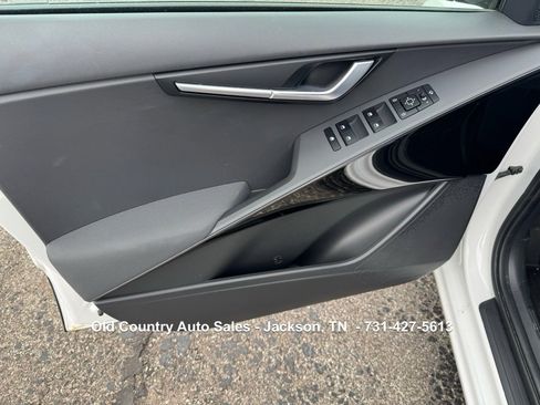 Used 2023 Kia Niro EX Touring image 25