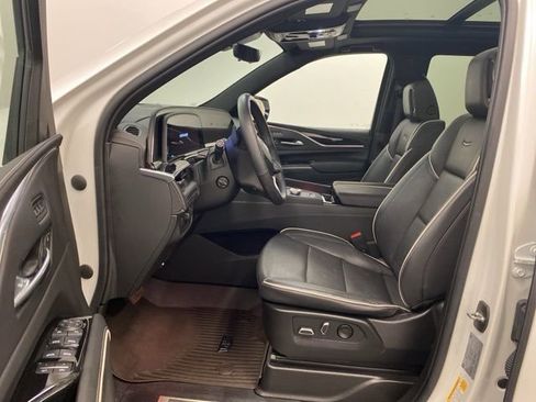 Used 2022 Cadillac Escalade Sport w/ Touring Package image 8