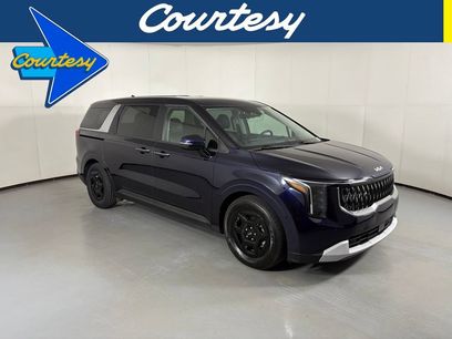 Used 2025 Kia Carnival