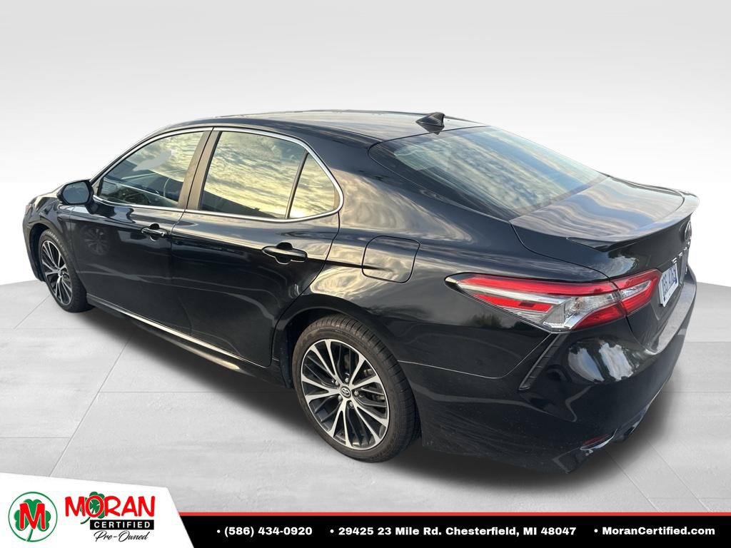 Used 2019 Toyota Camry SE FWD image 2