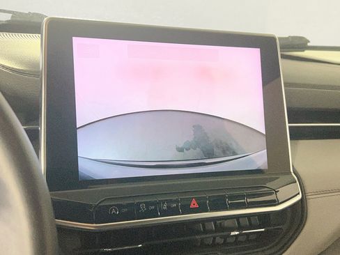 Used 2022 Jeep Compass Limited image 13