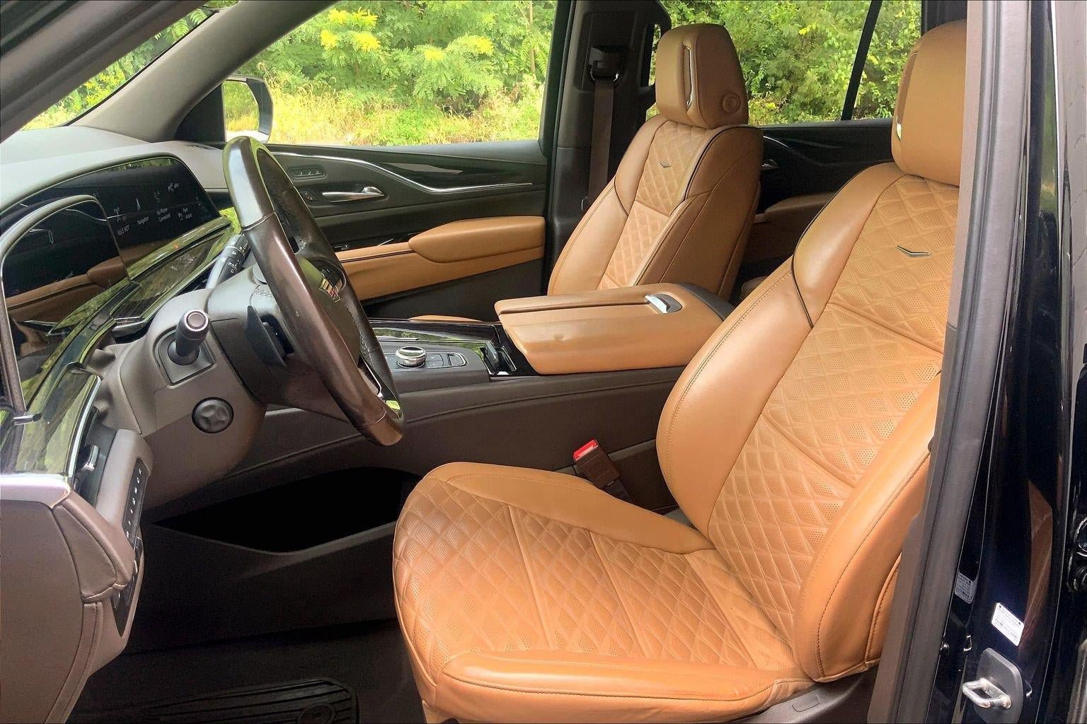 Used 2021 Cadillac Escalade Premium Luxury w/ Driver Assist Tech Package AWD/4WD image 23