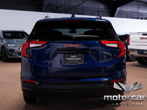 Used 2023 GMC Terrain SLE w/ Driver Convenience Package image 6