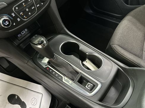 Used 2021 Chevrolet Equinox LT AWD/4WD image 17