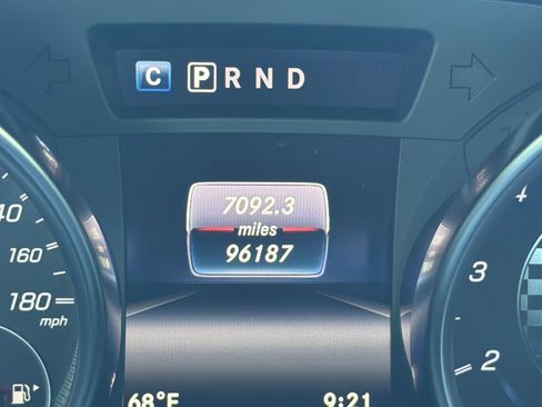 Used 2017 Mercedes-Benz SLC 43 AMG image 36