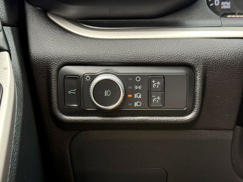 Certified 2022 Ford Explorer XLT w/ Equipment Group 202A image 36