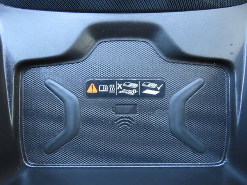 Used 2021 Chevrolet Colorado Z71 w/ Safety Package image 11