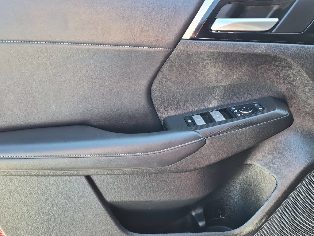 Used 2025 Mitsubishi Outlander SE AWD/4WD image 11