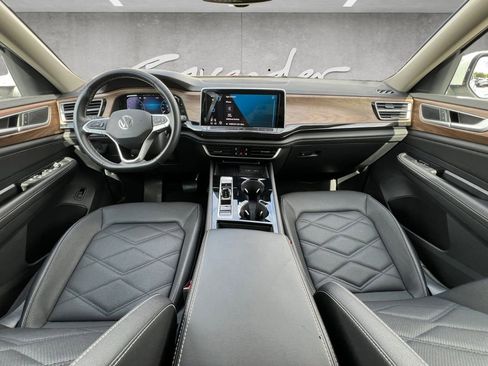 Used 2025 Volkswagen Atlas SE FWD image 20