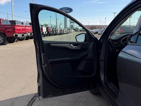 Used 2021 Ford Escape SEL image 11