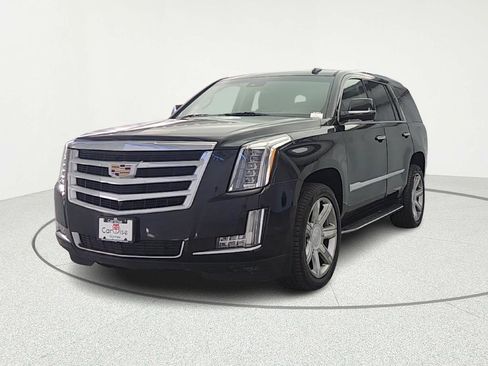 Used 2019 Cadillac Escalade Luxury image 2