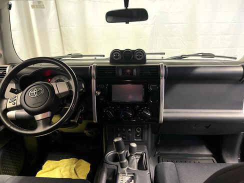 Used 2007 Toyota FJ Cruiser 4WD w/ Upgrade Pkg 2 image 18