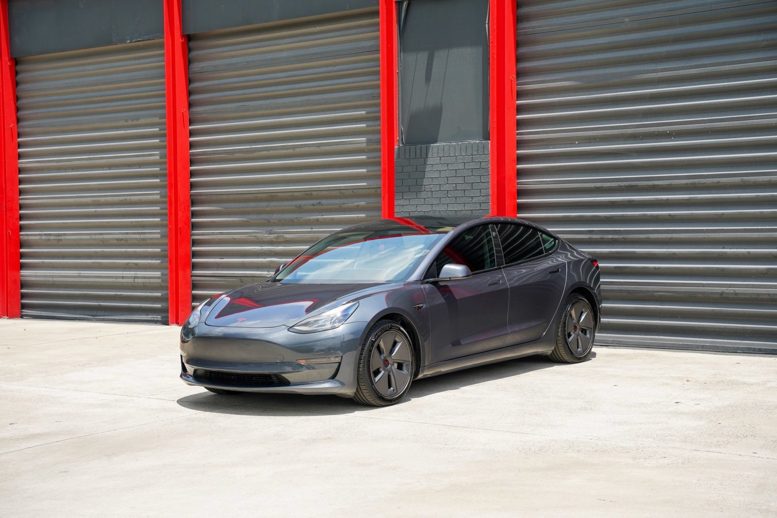 Used 2021 Tesla Model 3 Standard Range Plus RWD image 1