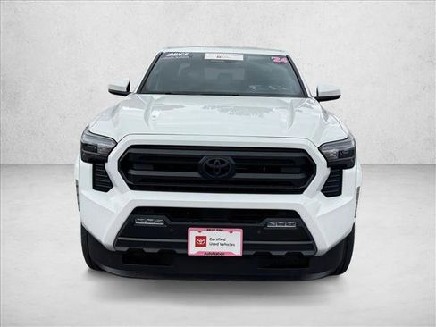 Certified 2024 Toyota Tacoma SR5 AWD/4WD image 2