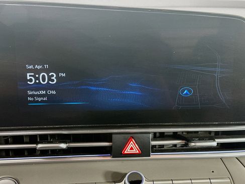 Used 2025 Hyundai Elantra SEL image 21