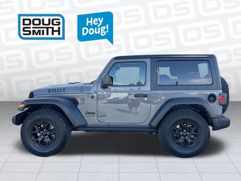 Used 2022 Jeep Wrangler Sport AWD/4WD image 3