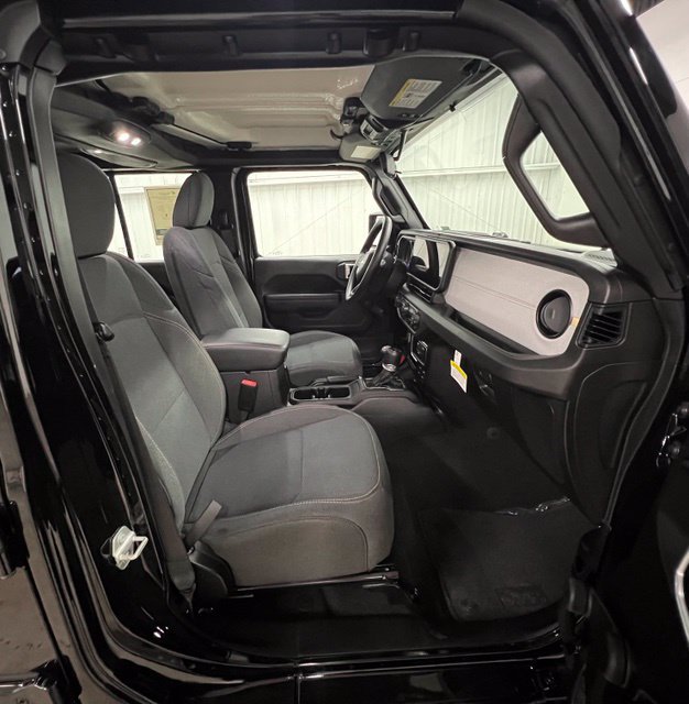 Used 2024 Jeep Gladiator Sport AWD/4WD image 18