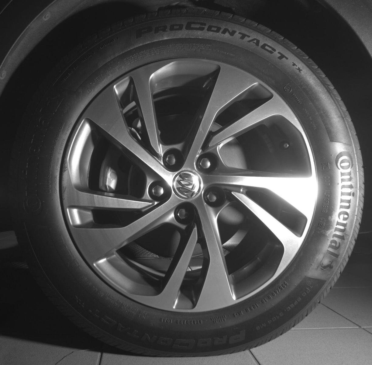 Used 2023 Buick Envision Essence FWD image 9