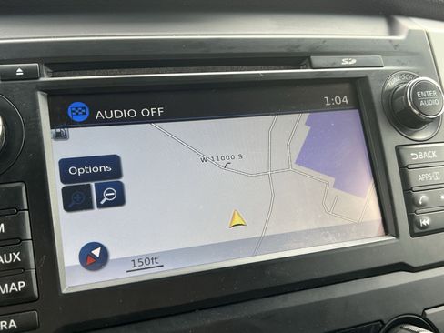 Used 2017 Nissan Titan SV image 27