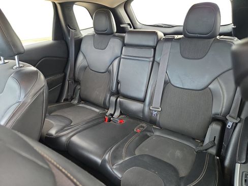 Used 2018 Jeep Cherokee Latitude Plus FWD image 24