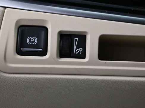 Used 2023 Cadillac XT6 Premium Luxury image 29