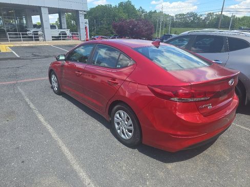 Used 2017 Hyundai Elantra SE FWD image 4
