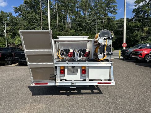 New 2024 Chevrolet Low Cab Forward RWD image 15
