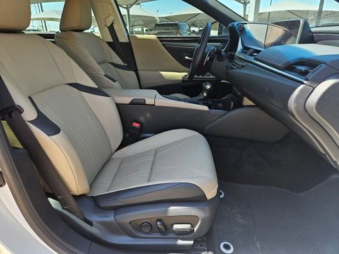 Used 2019 Lexus ES 350 Ultra Luxury w/ Accessory Package 2 image 22