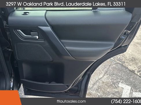 Used 2011 Land Rover LR2 HSE image 39