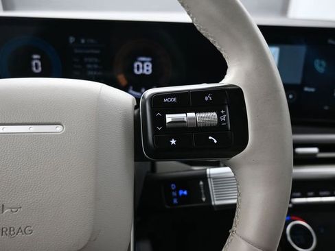 Used 2025 Hyundai Santa Fe SEL image 17