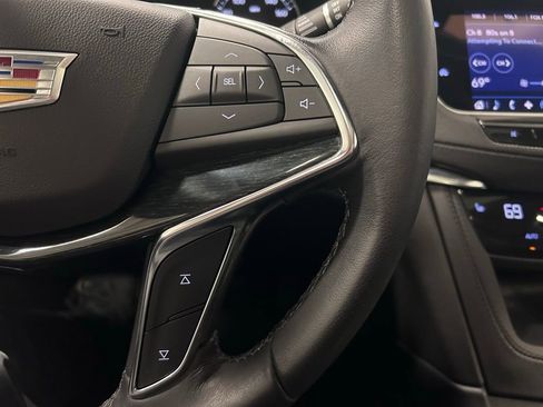 Used 2022 Cadillac XT5 Premium Luxury w/ LPO, Floor Liner Package FWD image 10