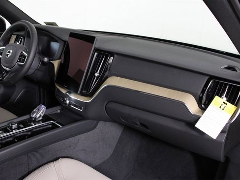 New 2026 Volvo XC60 B5 Plus image 9