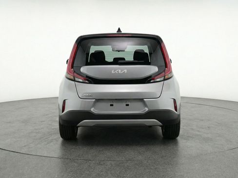 Used 2025 Kia Soul LX w/ LX Technology Package image 7