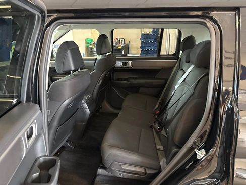 Used 2024 Hyundai Santa Fe SE FWD image 5